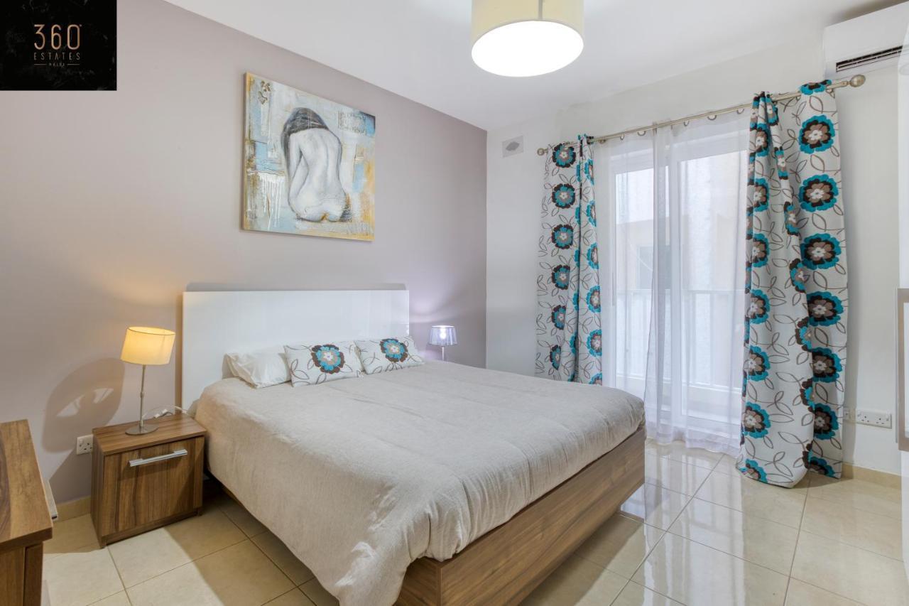 Charming Home Meters From The Seafront With Terrace By 360 Estates St. Paul's Bay Bagian luar foto
