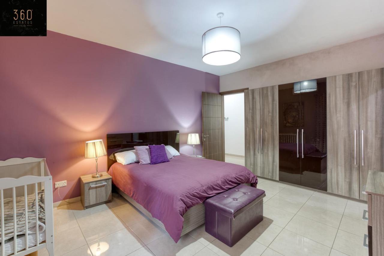 Charming Home Meters From The Seafront With Terrace By 360 Estates St. Paul's Bay Bagian luar foto