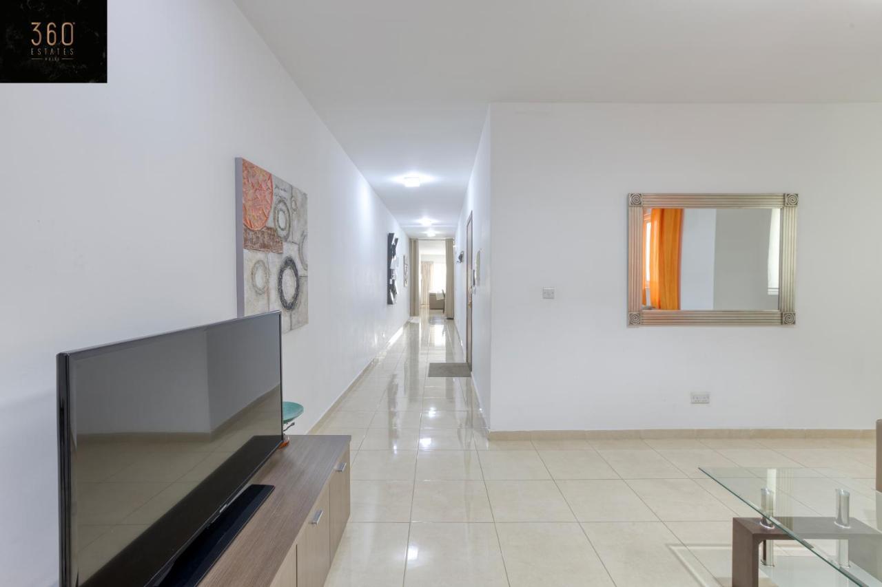 Charming Home Meters From The Seafront With Terrace By 360 Estates St. Paul's Bay Bagian luar foto