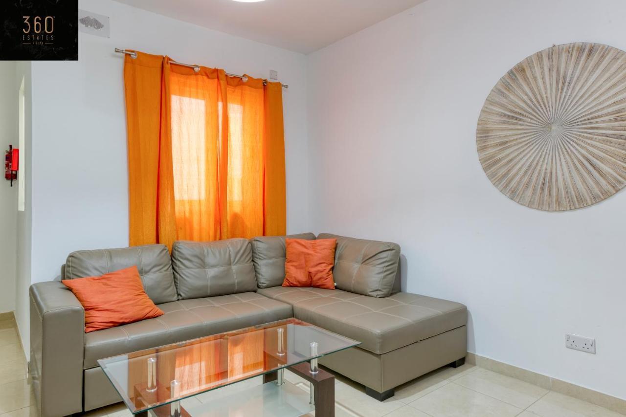 Charming Home Meters From The Seafront With Terrace By 360 Estates St. Paul's Bay Bagian luar foto
