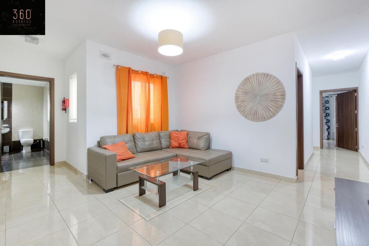 Charming Home Meters From The Seafront With Terrace By 360 Estates St. Paul's Bay Bagian luar foto
